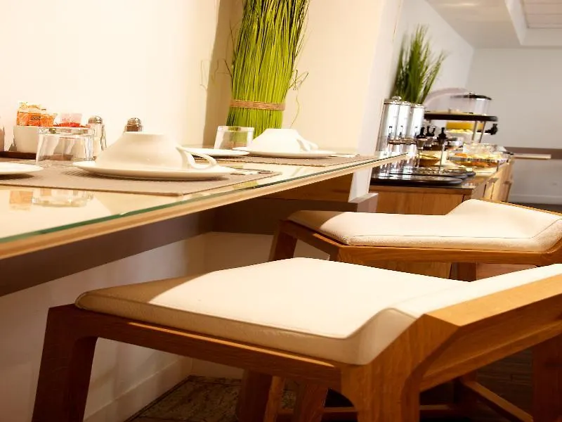Hotel Le Richemont Paris