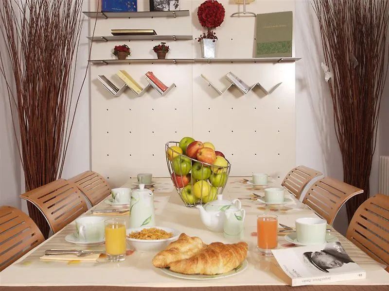 Hotel Le Richemont Paris 3*,